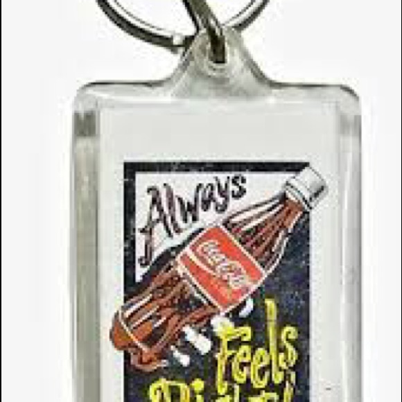Coca-Cola Keychain Always Feels Right Advertising Logo Plastic Vintage 80s - Picture 1 of 4
